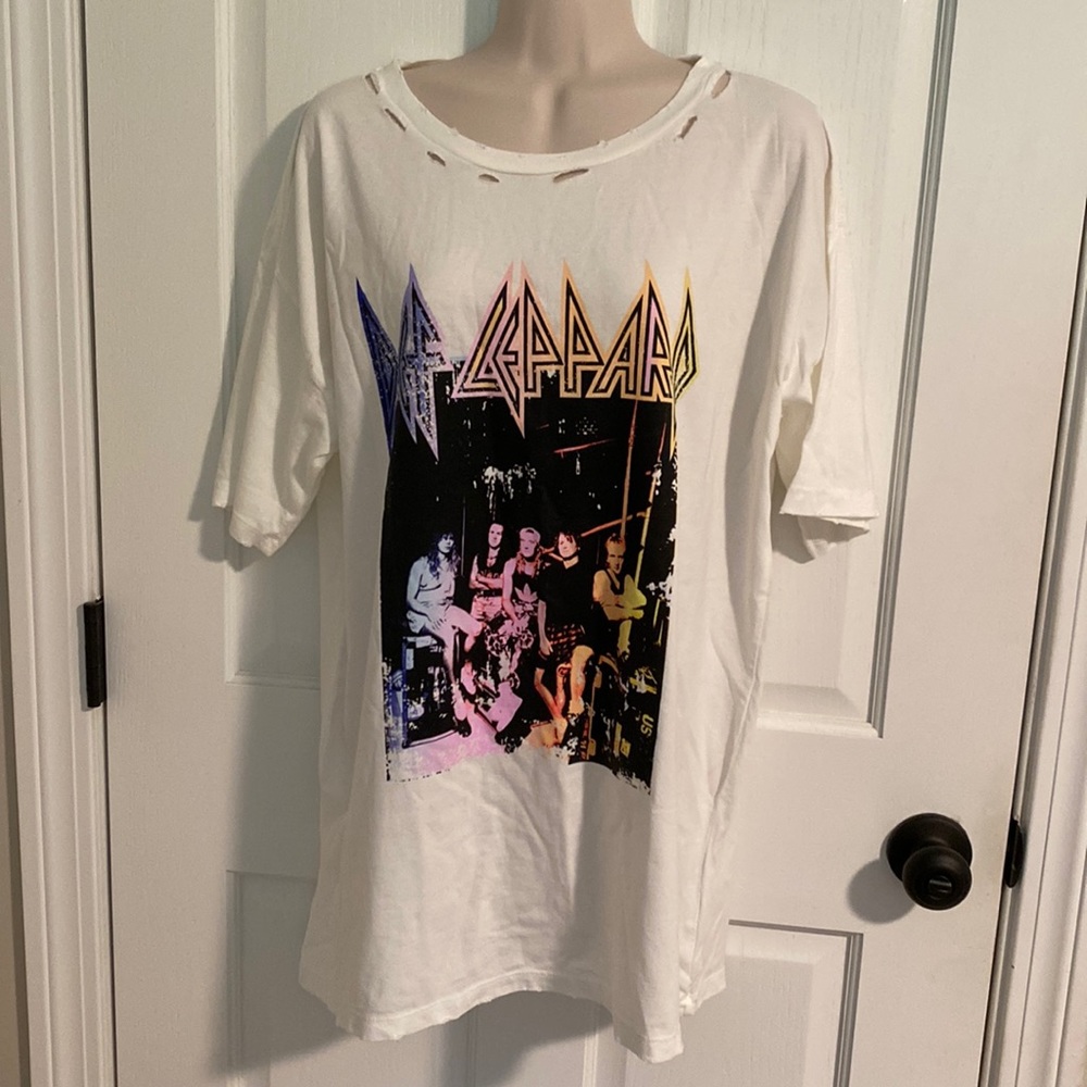 Vintage Canvas small graphic tee